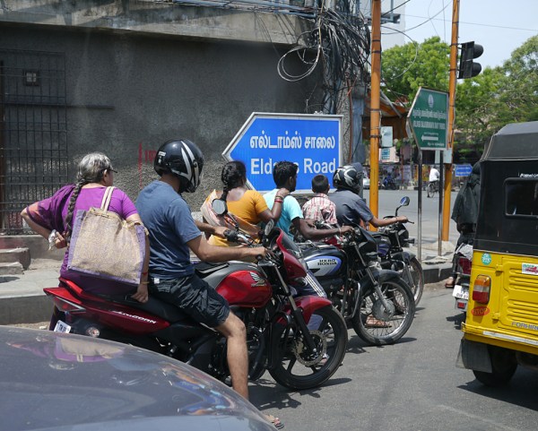 P1160477_ChennaiStreet_1000