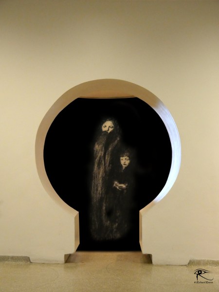 170422_KeyholeDoorStory